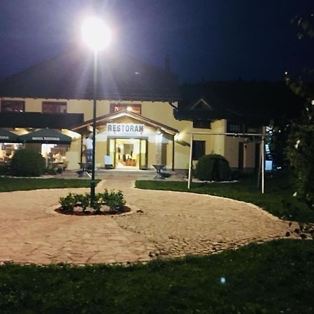Omladinski Hotel Rostovo بوغوينو المظهر الخارجي الصورة
