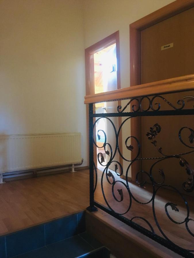 Omladinski Hotel Rostovo بوغوينو المظهر الخارجي الصورة