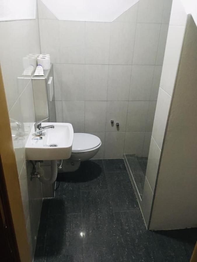 Omladinski Hotel Rostovo بوغوينو المظهر الخارجي الصورة