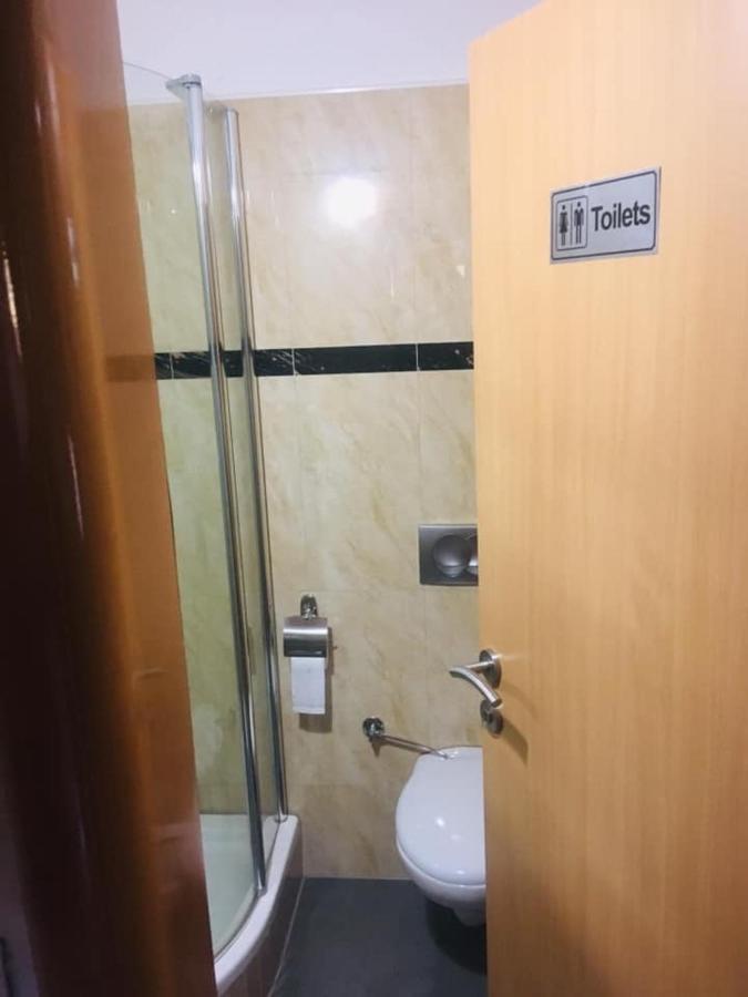 Omladinski Hotel Rostovo بوغوينو المظهر الخارجي الصورة