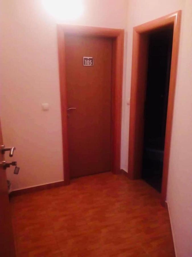Omladinski Hotel Rostovo بوغوينو المظهر الخارجي الصورة