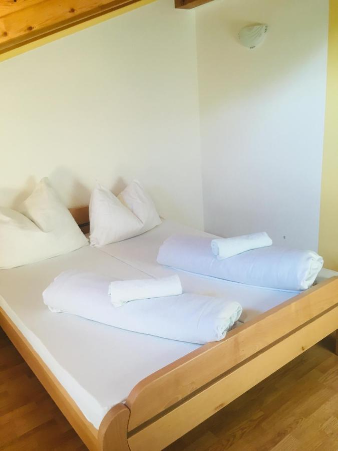 Omladinski Hotel Rostovo بوغوينو المظهر الخارجي الصورة
